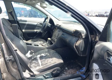 2005 Mercedes-Benz C 230 Kompressor Sport из США, поврежденный, VIN WDBRF40JX5F683088